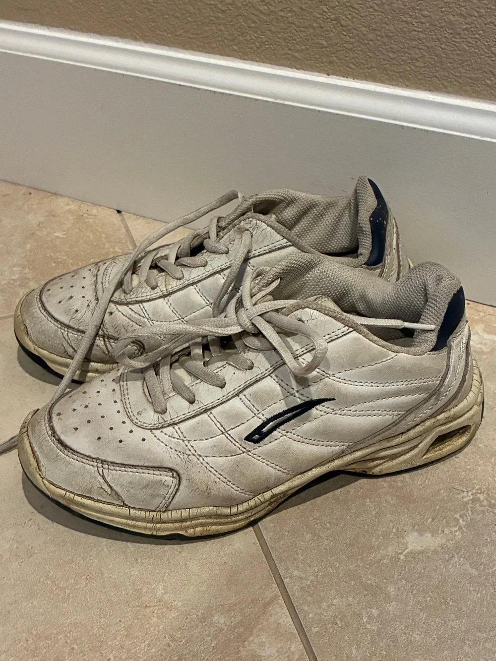 Men's Athletic Shoes in White with Navy Accent